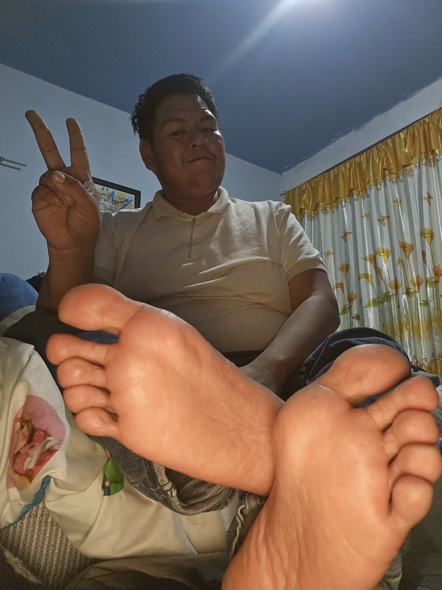 Fotos, de mis pies grandes, que les harian?