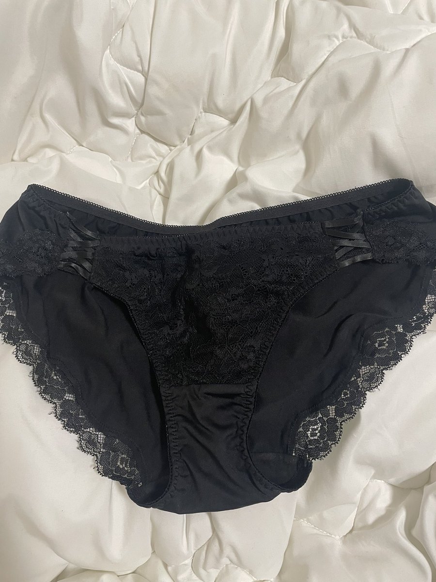 richan85648's tweet photo. いらない下着売ります
1枚1500円
欲しい人dm来てください！
#下着売ります #下着販売 https://t.co/jvMXXjIKZY