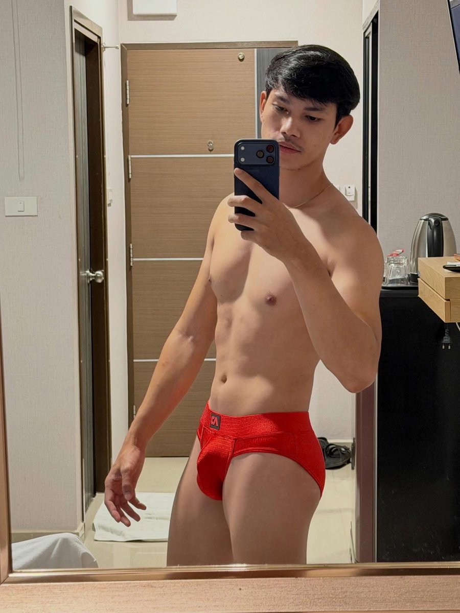 ผู้เสว tweet media
