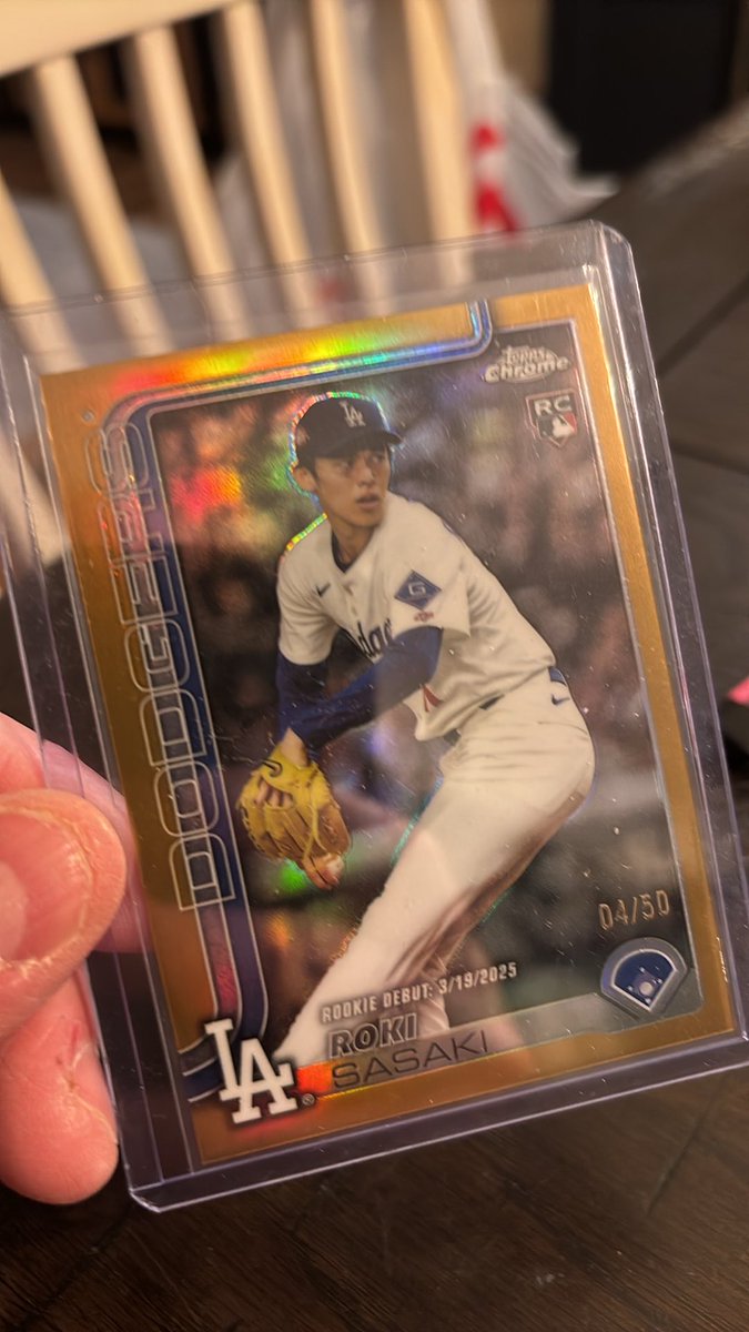 Just when I’ve sworn off <a href="/Topps/">Topps</a> Chrome this happens…. <a href="/CardPurchaser/">Card Purchaser</a> Any good?!?