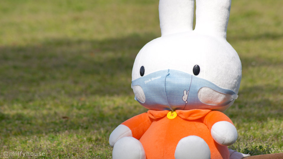 鎮まりたまえ
鎮まりたまえ

さぞかし名のある杉の精と見受けたが
なぜそのように荒ぶるのか