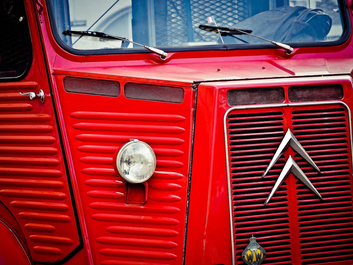france_images's tweet photo. Citroën H van a classic #Frenchvan 

#France 🇨🇵 #travel #photo #Hvan #citroen https://t.co/edRBcAlOB2 https://t.co/Utme9GSeDr