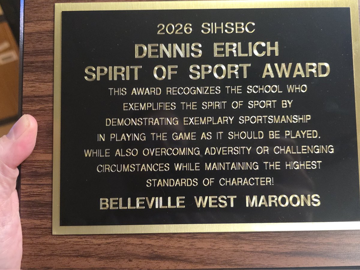 BWestBowling1's tweet photo. We are humbled and honored to receive this award, presented at the SIHSBC Banquet tonight. A true testament to doing things the Maroon Way! Congrats to my fellow coaches and all of our players for making this possible. https://t.co/9z097LfenG