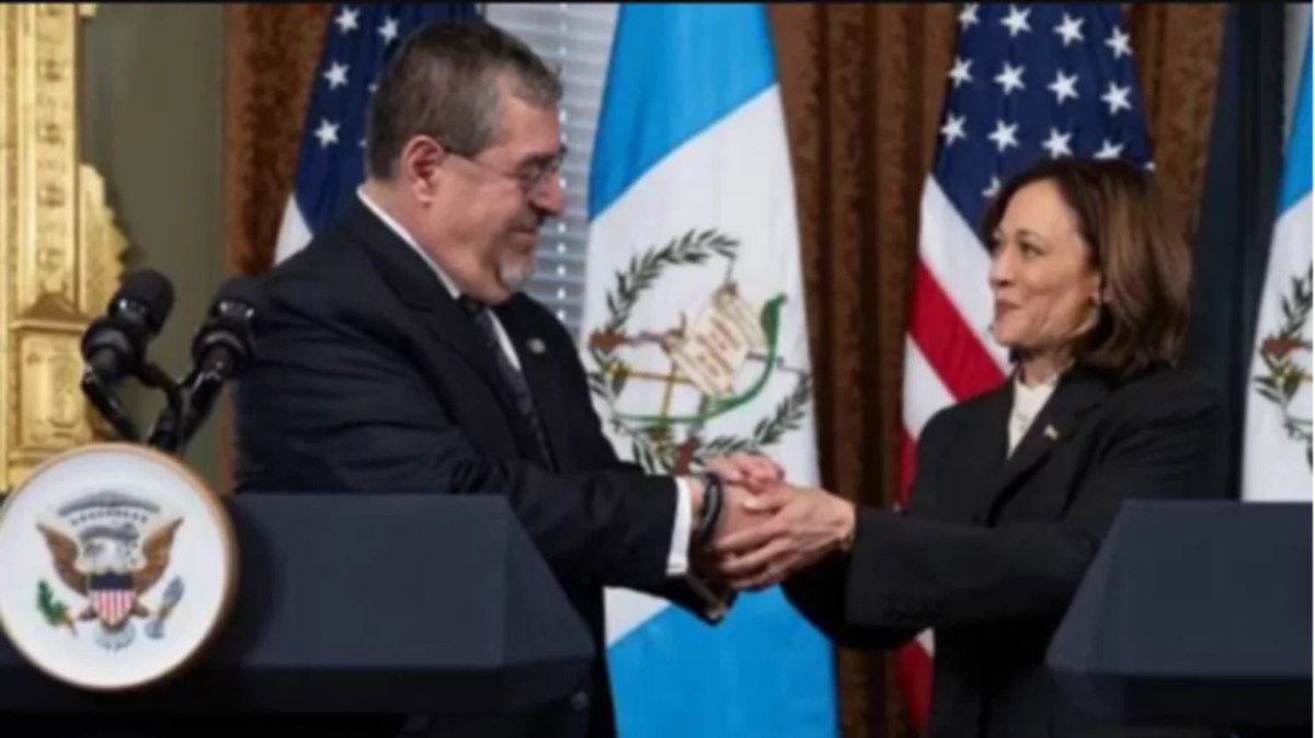 hankbalboa's tweet photo. @RepCarlos @RafaelCarrerra Creo que ya sabemos a quien se refiere con amigos del narco  gracias 🙏 están haciendo un boicot apagando las luces del congreso . @RepCarlos https://t.co/IyxAgB4ZF6