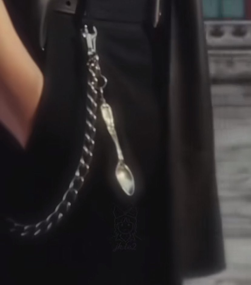 TEORI MENARIK DI BALIK SENDOK PERAK NAMJOON 🤯‼️

wait aku  breakdown satu-satu ya :

1. "Life is a soup, and I'm a fork" → sekarang jadi spoon  
   Dulu (sekitar 2017-an pas live), Namjoon bilang gitu pas ditanya advice buat fresh graduate. Maksudnya: hidup ini kayak sup yang