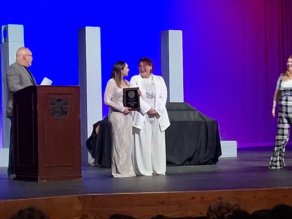 Jennifer Tunink tweet media