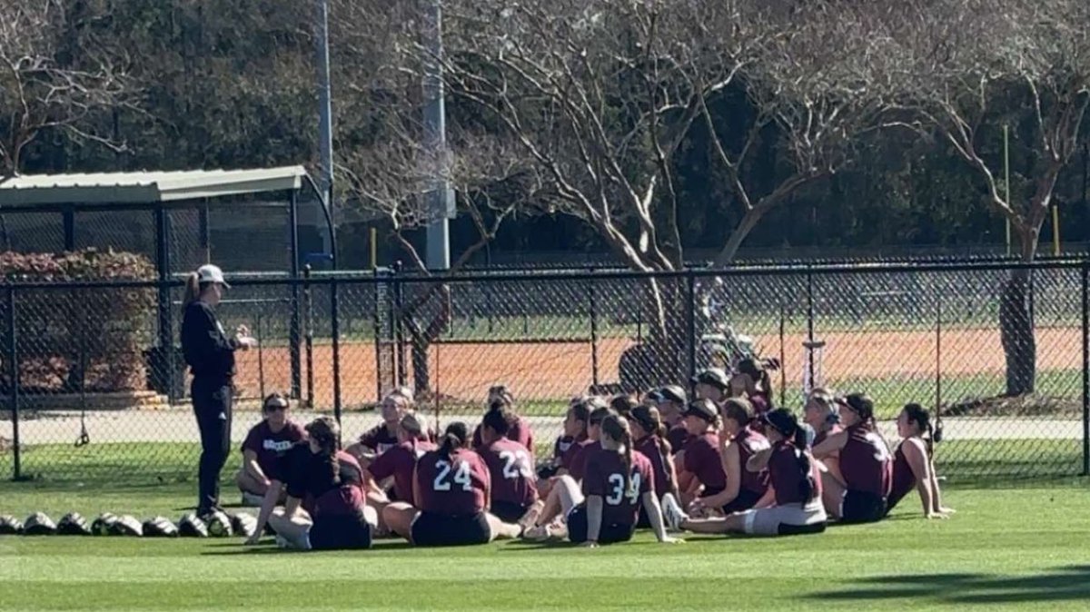 CVilleLTS's tweet image. Day full of softball and sunshine. 🥎☀️😎 #LTS #Allin