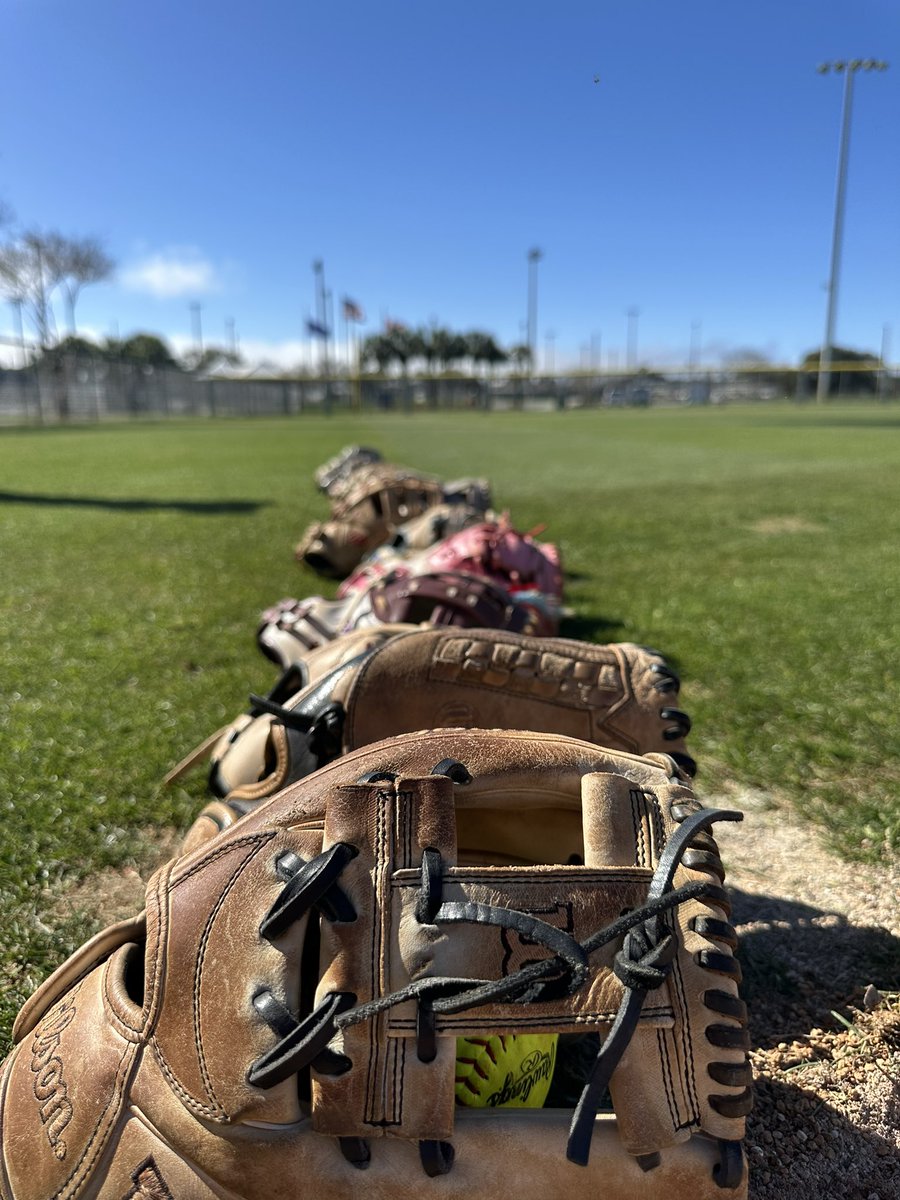 CVilleLTS's tweet image. Day full of softball and sunshine. 🥎☀️😎 #LTS #Allin