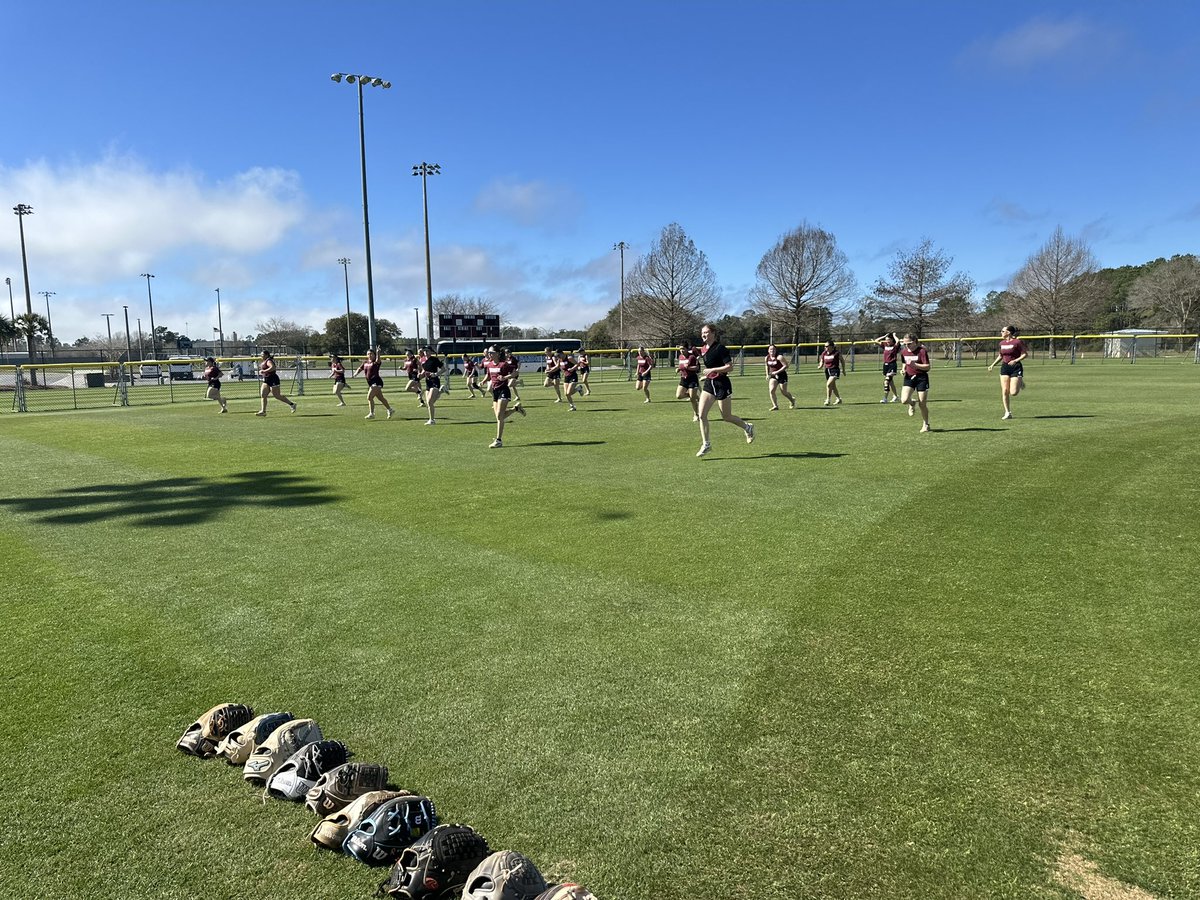 CVilleLTS's tweet image. Day full of softball and sunshine. 🥎☀️😎 #LTS #Allin