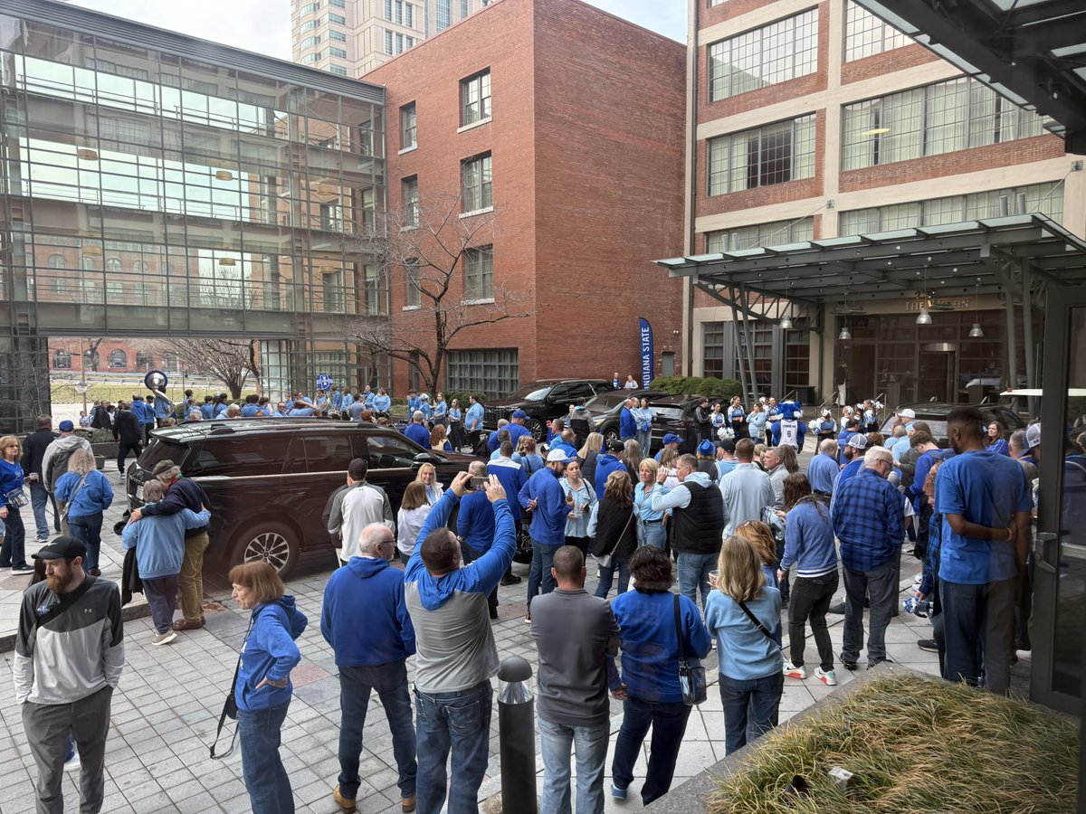 CoreyClarkISU's tweet photo. Sycamores, thanks for showing up &amp; supporting us all season. Your energy means everything. 

We know this year had some tough breaks, but we’re building something special and believe we’ll be in a great position to be even better next season.
Stick with us. The best is ahead. https://t.co/V7IMHCzCnX