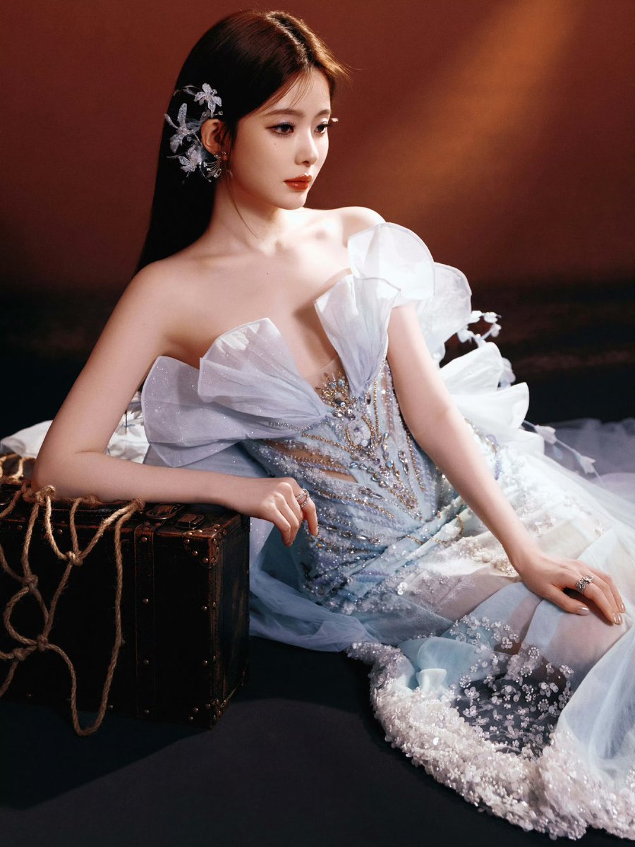 ยุคนี้ใครเขาเป็นเงือกแบ๊วๆกันคะ 
นี่ค่ะ เงือกตัวแม่ เริ่ด