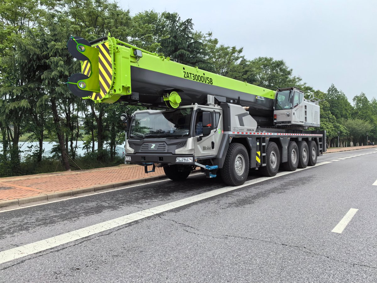 HuFreda's tweet photo. #Zoomlion All-Terrain Crane ZAT3000VS863 for Export ✨ https://t.co/G7LLfwegUY