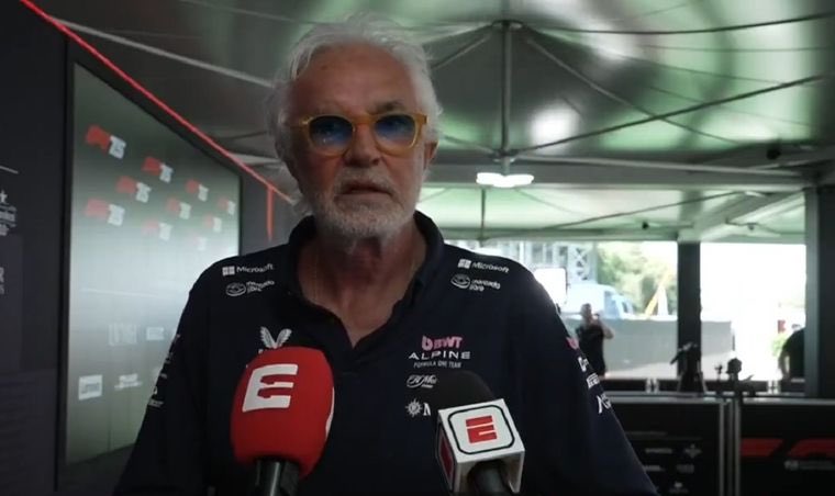 Declaraciones de Juan Román Briatorelme despues de la FP1:

"A los hinchas de Alpine los quiero mucho, disfruten, no se dejen llenar la cabeza, estamos contentos, el hincha esta contento, yo no veo que a otros equipos el exijan como le exigen a Alpine.
El equipo compitio, va a