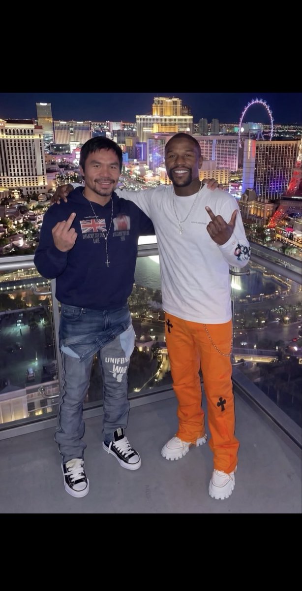 dantheboxingman's tweet image. FLOYD MAYWEATHER x MANNY PACQUIAO 
TO ALL THE HATERS TALKING SH*T ON THEIR REMATCH‼️
🤝🤝

#Boxing #MayPac2
🤣🤣🥊🥊🥊