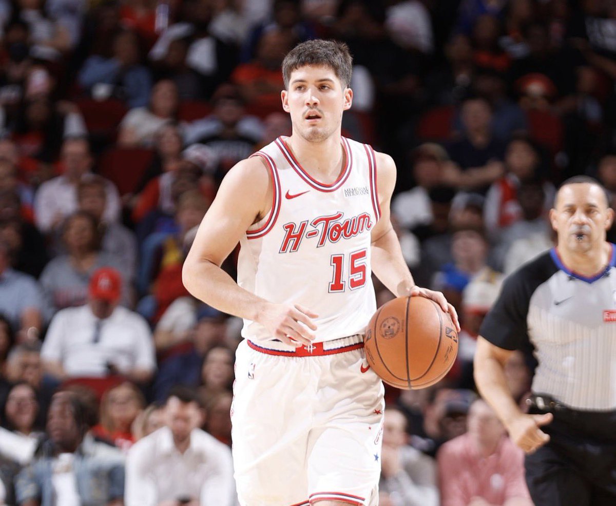 Reed Sheppard in the Rockets loss:

30 PTS
3 REB
6 AST
+/- (+11)

They got outscored by 13 in the 11 minutes he didn’t play….