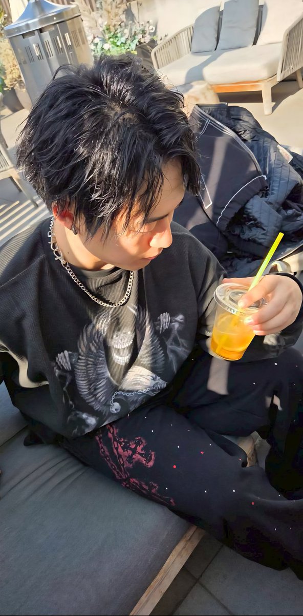 Pome_dayo07's tweet photo. 1日原宿で古着巡りしたりプラプラ!
最高に楽しかったな~!
あんま原宿で古着巡りしてこなかったけどええな!
定期的に行きたい!
#古着
#古着好きと繋がりたい
#原宿
#アパレル
#TravisJapan
#GRANCY
#VAINON
#remagine
#カフェ巡り好きな人と繋がりたい
#カフェ https://t.co/mLtwBCUqYx