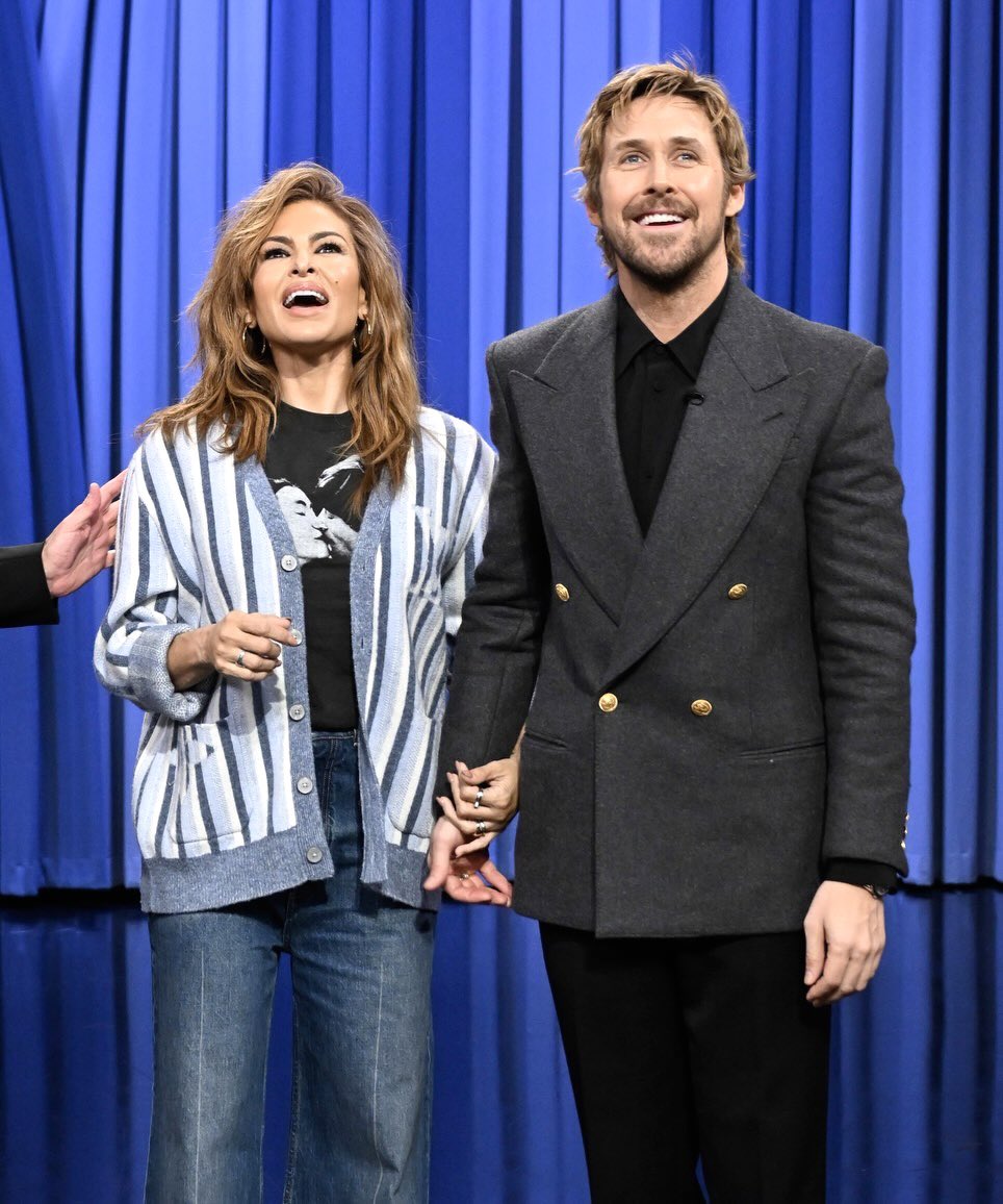 eva wearing the same cardigan 🥹
