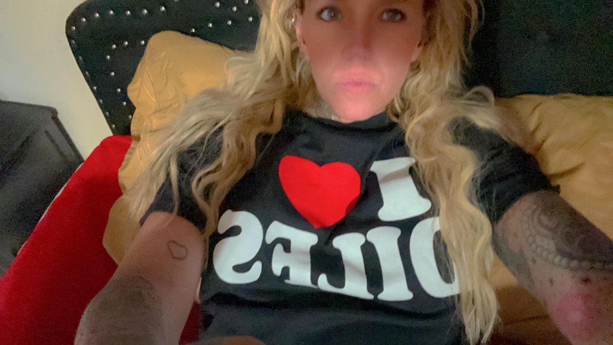 PinkSnowQueen3's tweet photo. Come check out my new content on only fans #Pinksnowqueen!!!!!! https://t.co/0re8wSLuN9