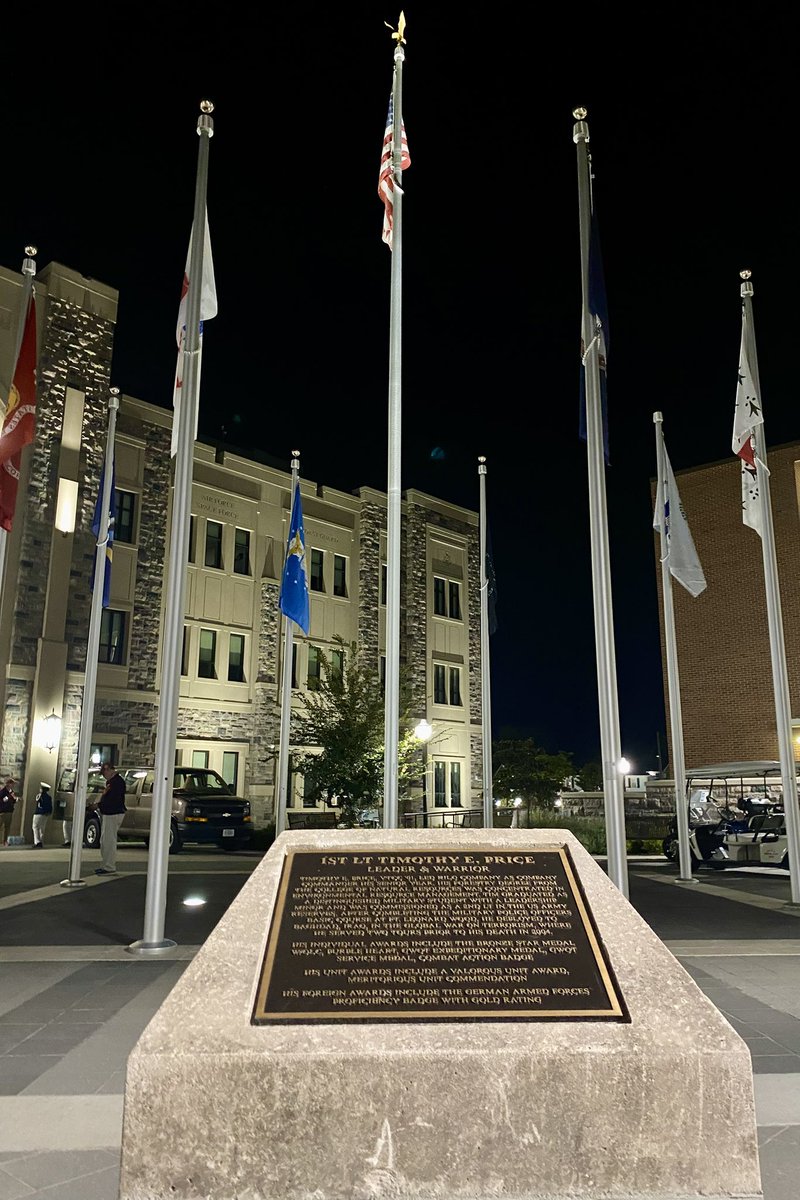 Lloyd_Amy_'s tweet photo. @VTCorpsofCadets @virginia_tech @VTFacilities @StudentsAtVT “A Quiet Moment for Lt Price” https://t.co/p9wjRFFwF9
