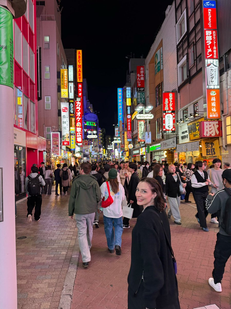 RaeRiley 👽 tweet media