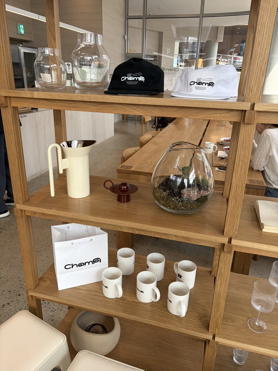 kook_army_46's tweet photo. ユンギのお兄さんが経営されているサラダボウル🥣お店Champiさんへ!
サラダボウルは美味しくて、たくさん入ってて、一つ一つが絶品で満足度が高い✨
健康的だし、新鮮なものばかりだし、行ってみるのをオススメします☺️
ユンギのお兄さん優しくて丁寧な方だったな〜🥰
#champi https://t.co/Gh9vpY9Ghp