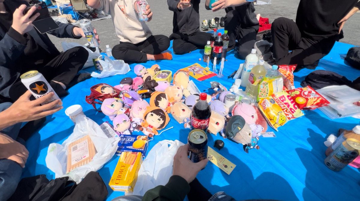 yami_seeeeeman_'s tweet photo. 【告知】拡散希

お疲れ様でーす^_^
去年同様関東ヘブバン花見大会やりまーす🌸

日時：3/28
場所：まだ未定
人数：指定なし

参加希望の方はDMかリプで教えてくださーい！わちゃわちゃ交流しましょい！✌️

※運営陣終わり次第夕方からスモールワールド行く予定です！一緒行く方はチケット忘れずに！ https://t.co/LKe7XvTqvx