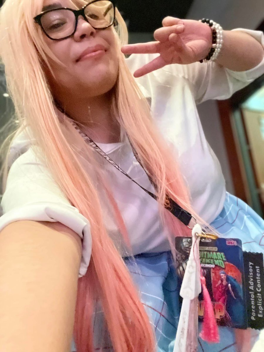 Succubi_Cosplay's tweet photo. A little late to the party, but happy birthday to the best girl! #marin #marinkitawaga #MyDressUpDarling #MDUAD #happybirthdaymarinkitagawa #cosplay #cosplayer #cosplaying https://t.co/vPDyRl0pXl