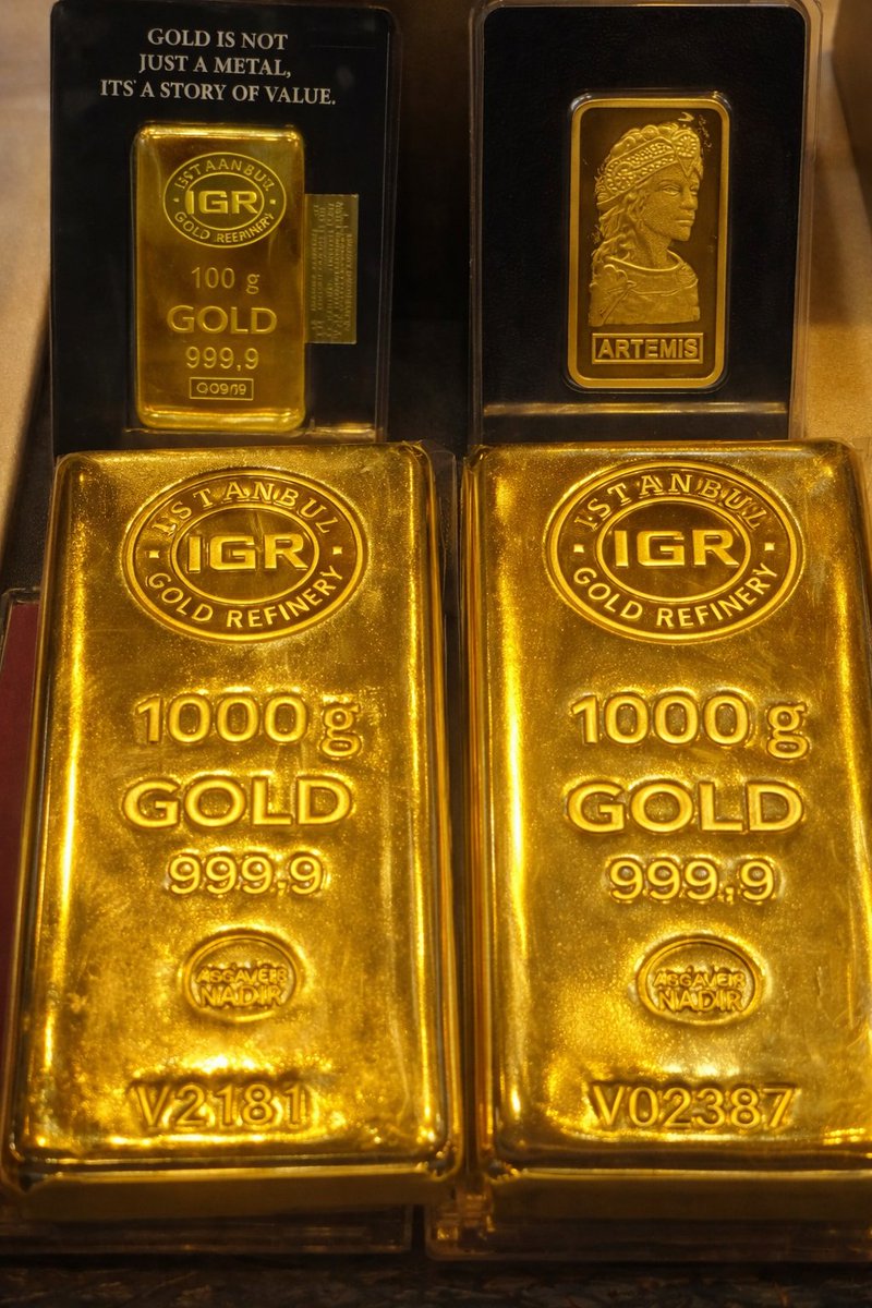 usGOLDus's tweet photo. From physical value to digital power.

Gold bars have represented wealth for centuries — solid, trusted, timeless.
Now that same value is entering the digital era with $usGOLD token.

Real-world gold.
Blockchain efficiency.

#Gold #Tokenization #Blockchain #DigitalAssets https://t.co/3oeZQxmZKN