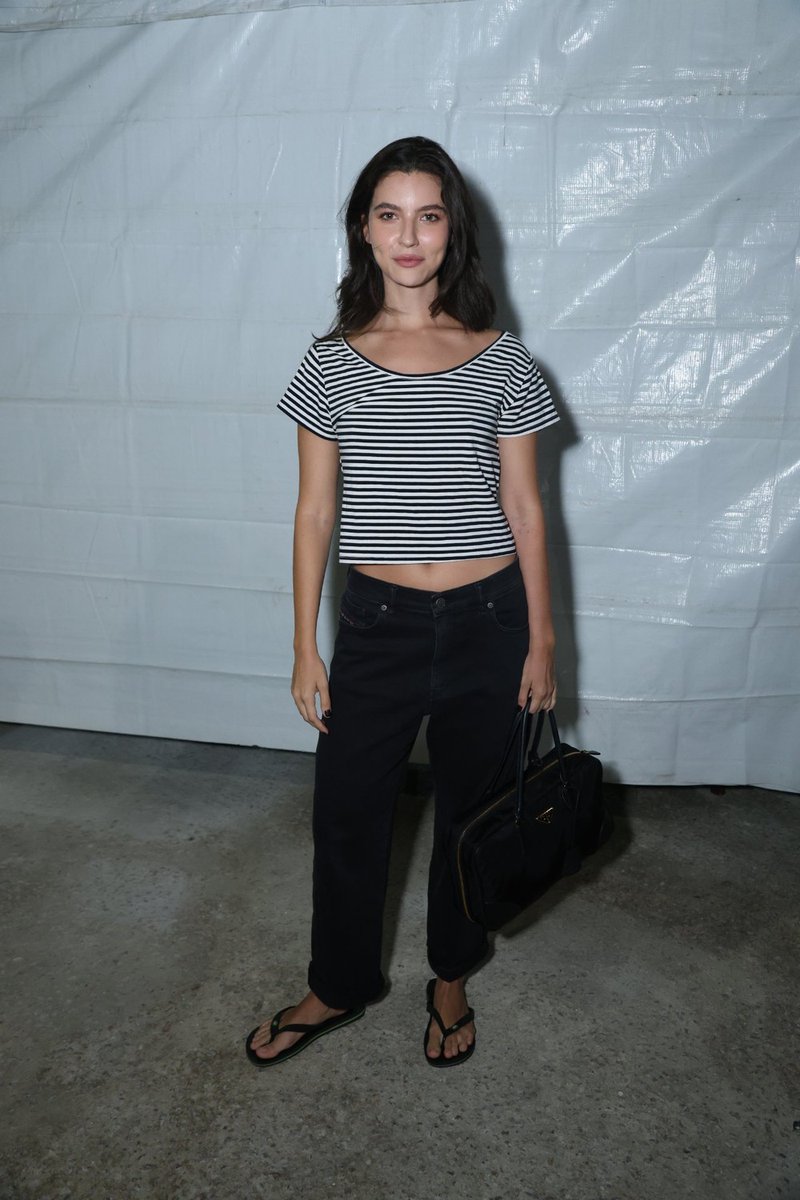 vampiralismo's tweet image. vou usar uma roupa igual essa da próxima vez que eu sair de casa #inspo