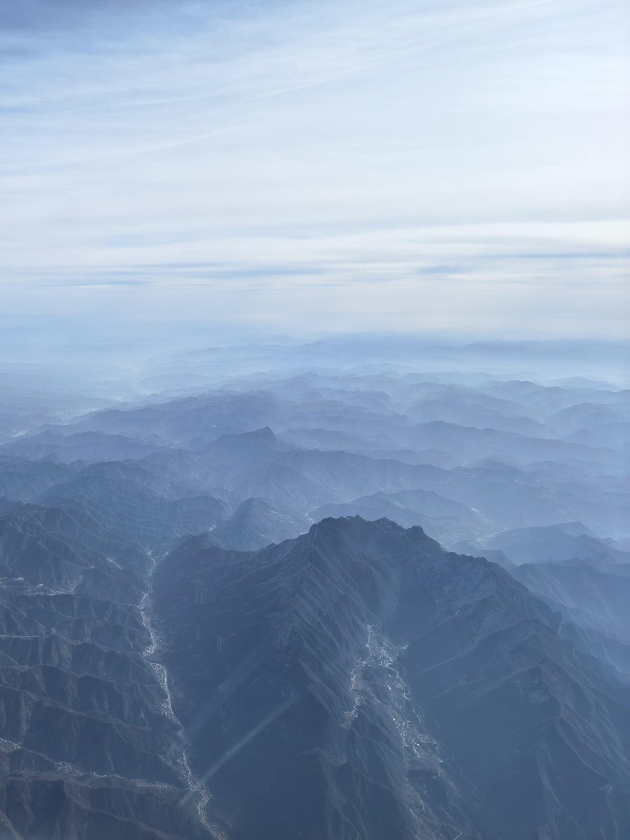 Tom Hiddleston tweet media