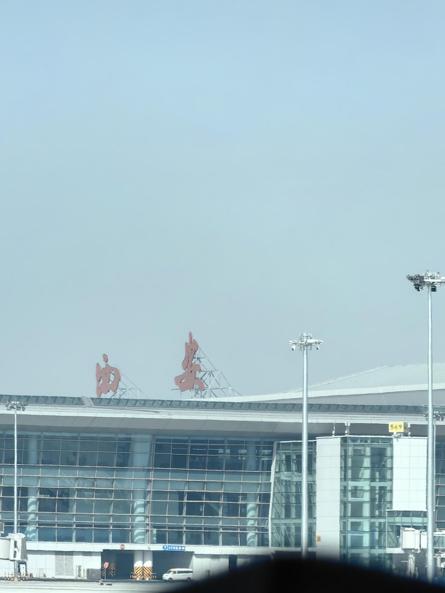 Tom Hiddleston tweet media