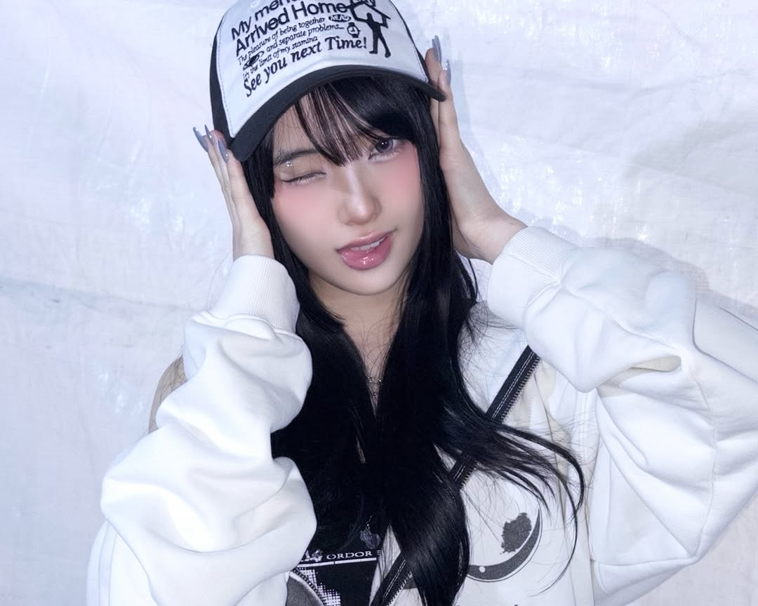 pinkyzhangkeyou's tweet image. ZHITING INSTAGRAM UPDATE
#cpop #mandopop #girlsgroup #未來少女 #幽靈水晶 #幽靈水晶CRYXTAL #簡芝婷