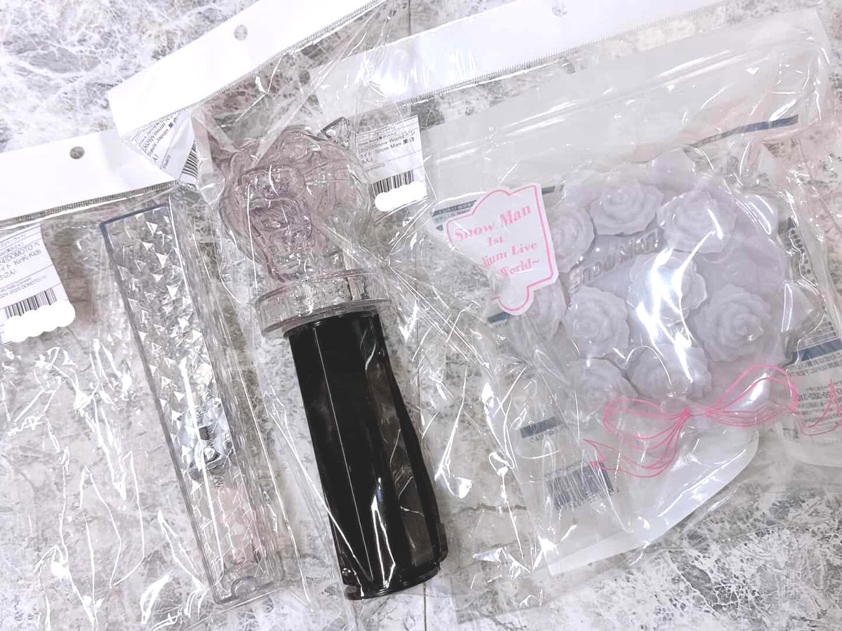 janilandgoods's tweet image. ジャニランド心斎橋店🐼

゜+.――゜+.――゜+.――゜+.――゜
              \\ グッズ入荷 //
゜+.――゜+.――゜+.――゜+.――゜

品切れ中だったペンライトなど
人気の商品再入荷しました🌟
#SnowMan #TravisJapan #KinKiKids
#HiHiJets #ジュニア

在庫1点のみの商品もございます💫
お求めの方はお早めに💨