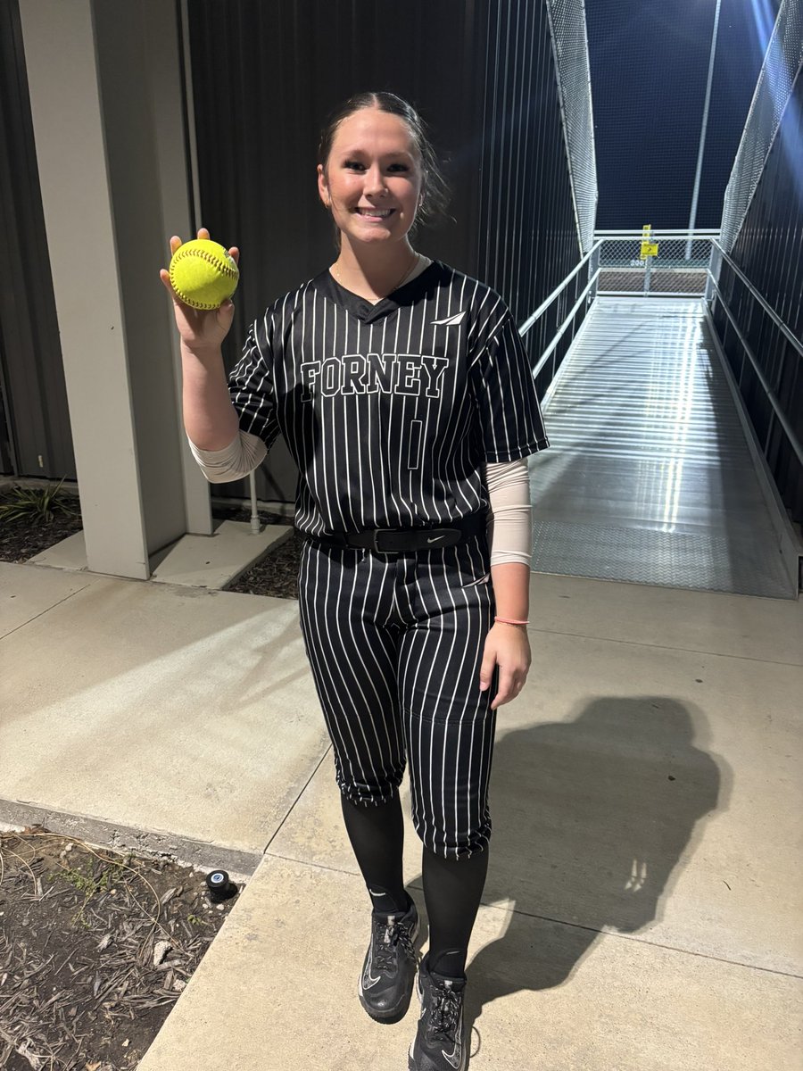 ForneySoftball tweet media