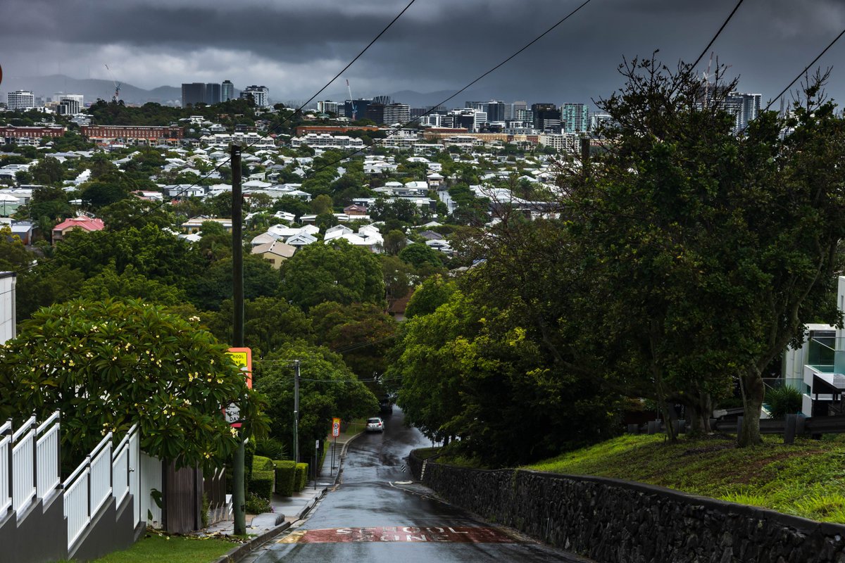 brisbanecityqld's tweet image. Severe storms across Brisbane have been forecast by @BOM_Qld this weekend. ⛈️ #BePrepared for weather changes and stay updated: bnecouncil.cc/4rPYhxV