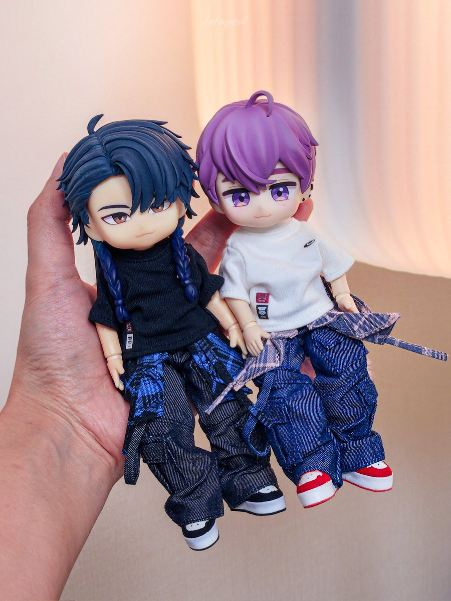 한 손에 들어오는 안정감이 참 조크든요

#내손안의작은친구