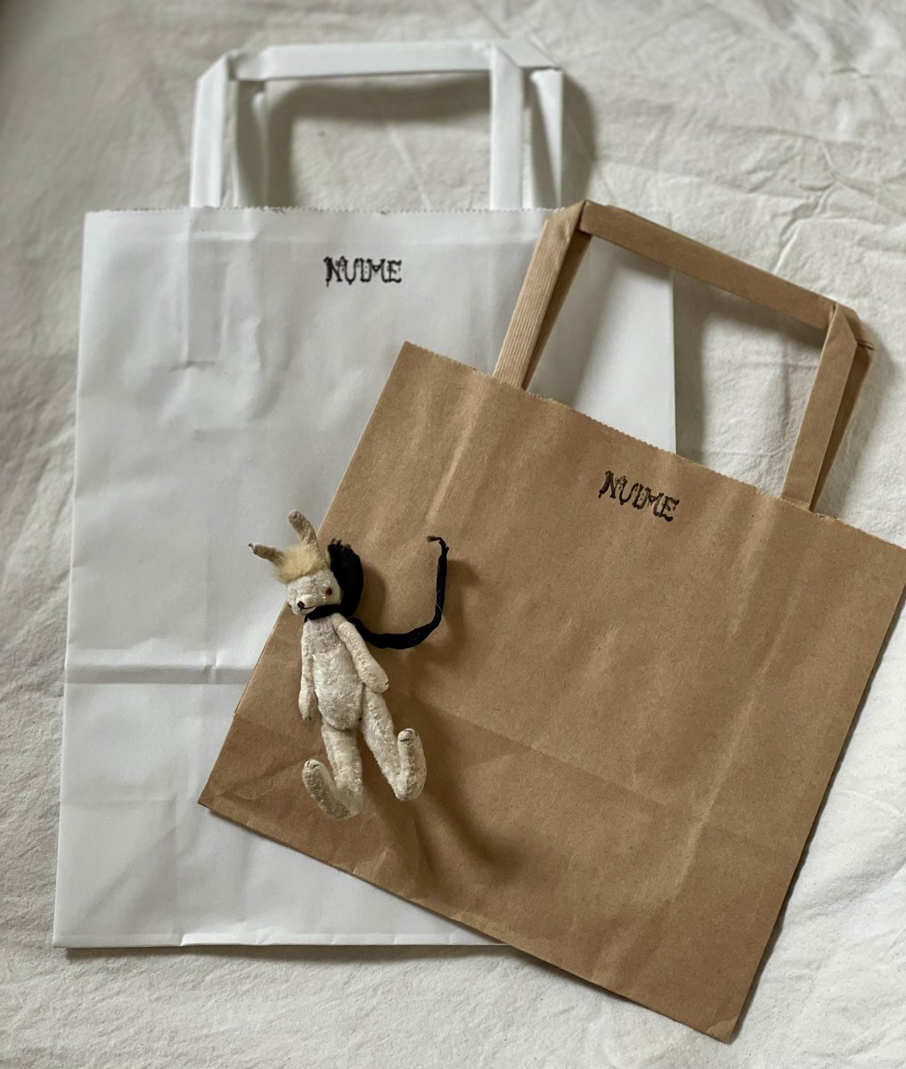 LIEN_PM's tweet image. 妖さん描き下ろしの『NUI:ME』ロゴが入ったショッパー可愛い🖤🖤🖤
※こちらは数に限りがありますので、誠に恐縮ですがLIENグッズを3,000円以上お買い上げ下さった方から優先的に使わせていただきます。
無くなり次第配布終了いたします。
#nui_me #miniature #teddybear #NUI_ME