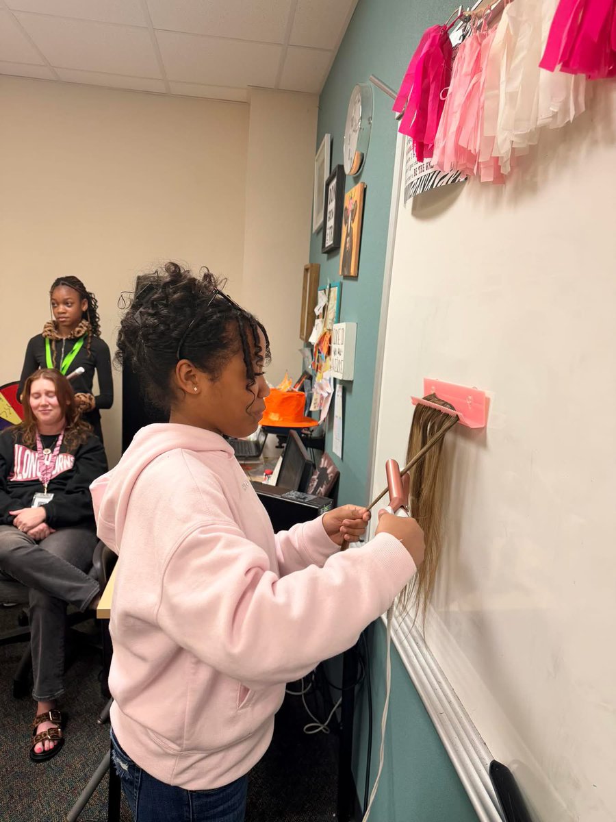 Polly Ryon Middle School tweet media