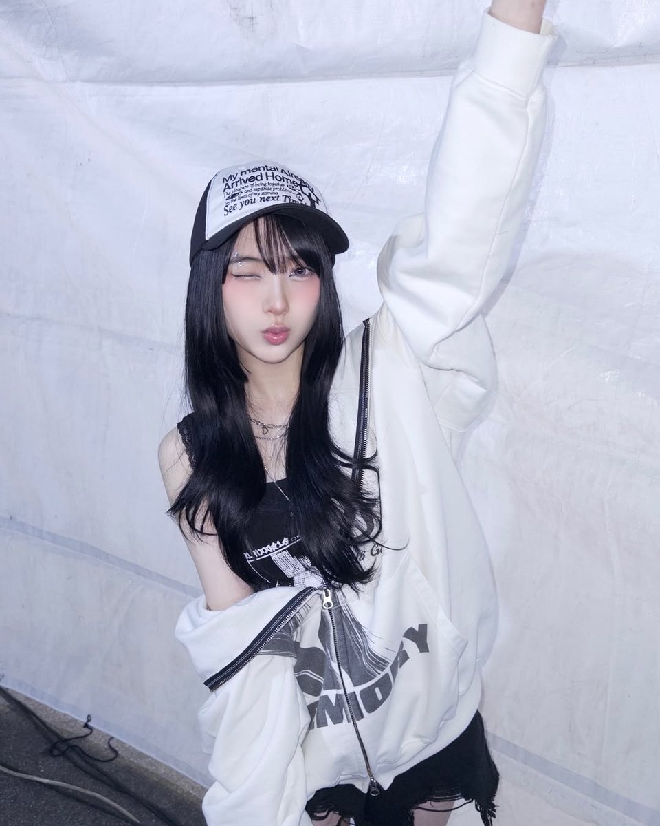 pinkyzhangkeyou's tweet image. ZHITING INSTAGRAM UPDATE
#cpop #mandopop #girlsgroup #未來少女 #幽靈水晶 #幽靈水晶CRYXTAL #簡芝婷