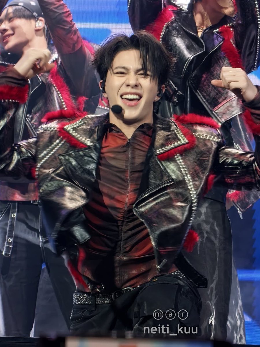 น่ารักม้ากวิงเย่มฮือ🥺 ม๋าเด่กเร้กตุวเท่านิเองงงงงง🐶🍅🤏🏻

LYKN MEXICO LOVES YOU 
#LYKNUNLEASHEDWORLDTOUR
#LYKNTOURxMEXICOCITY
#williamjpk