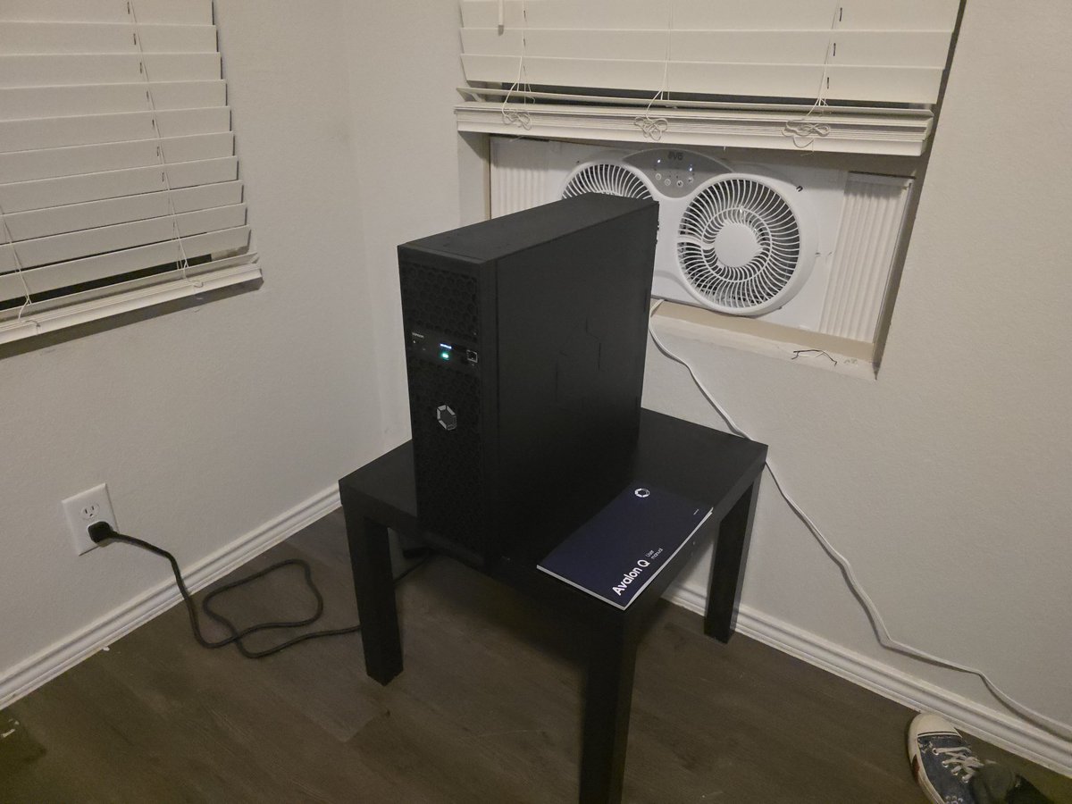 DonovanSotor's tweet photo. Thanks Solo Satoshi for this awesome Avalon Q. This is my current setup with the exhaust aiming out the window. @AVALON #avalon #avalonq @SoloSatoshi #solosatoshi https://t.co/ofC9U9jizU