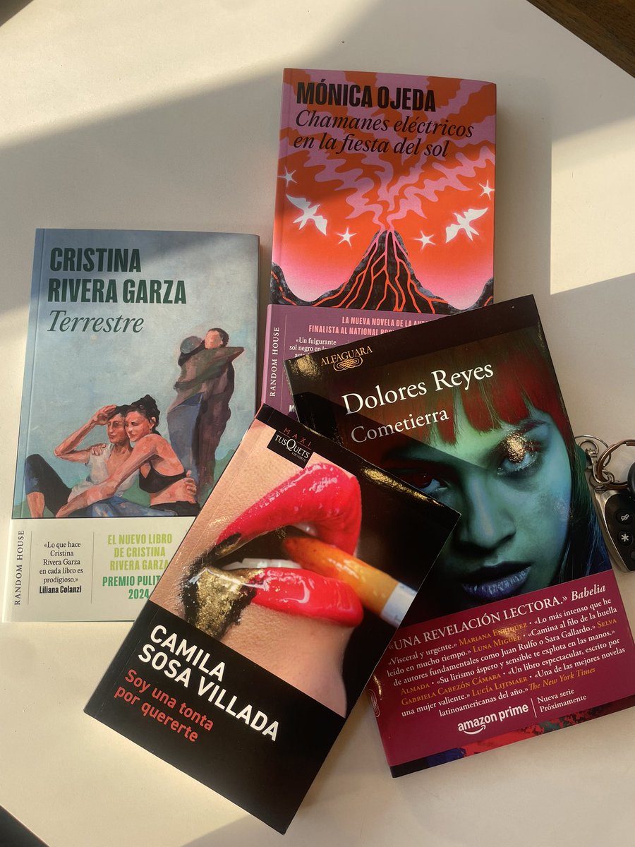 solivanvielman's tweet photo. Los libritos que nos entraron hoy en @librosdelcentro. 🙂‍↔️ https://t.co/Zy9TTDWOCQ