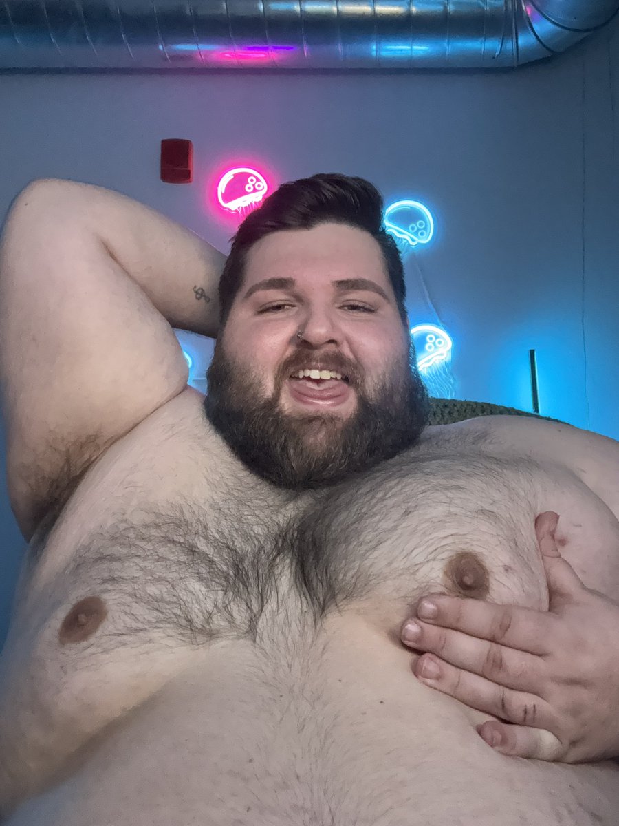 Izzzyy 🍑 tweet media