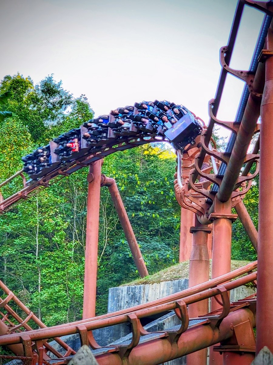 jsz1978's tweet photo. Tennessee Tornado @dollywood 🌪️🟤🎢
#tennesseetornado #dollywood #arrowdynamics #steelcoaster #rollercoasterenthusiast #rollercoaster #rollercoasterphotography #coasters #coasterpics #amusementpark #samsunggalaxy #galaxyphotography #themepark #themeparkphotography #thrillride https://t.co/bRNA8QXcDY