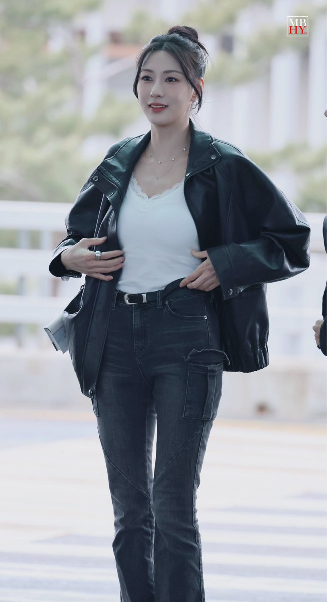 Mostbeautifulhayoung tweet media