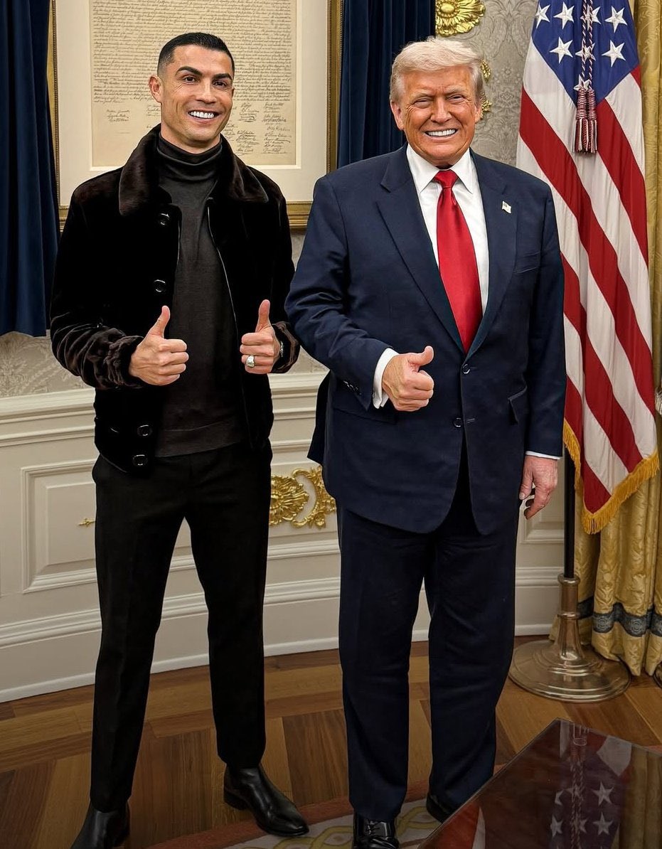 ✞Vηєησ tweet media