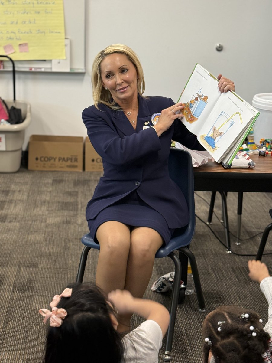 Celebrating Nevada Reading Week at Mountain View Elementary.

I had the opportunity to read If You Give a Mouse a Cookie to Ms. Joye’s class and two other classrooms. The students were incredible and full of energy. Watching their excitement was the best part of my day.