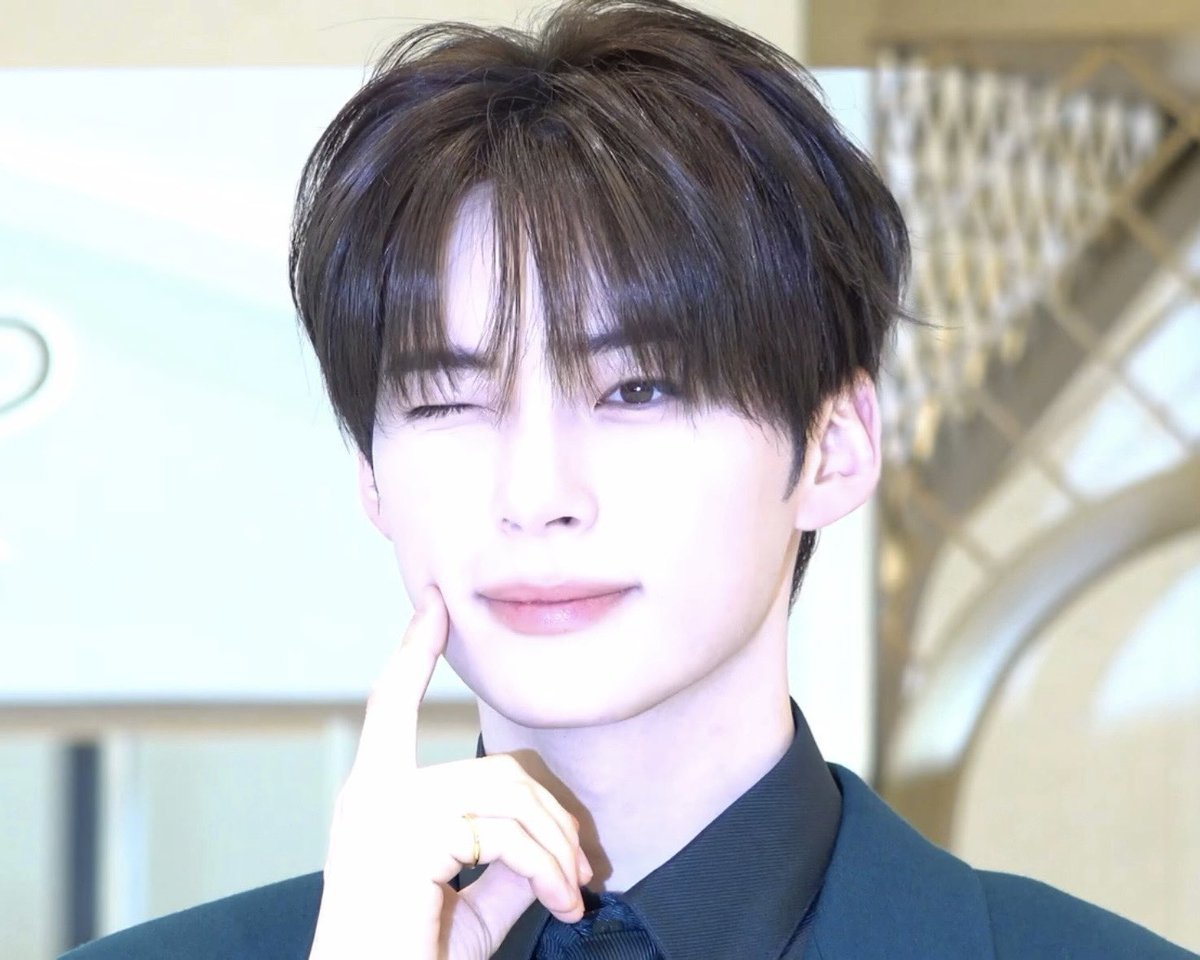 성한빈 얼굴 tweet media