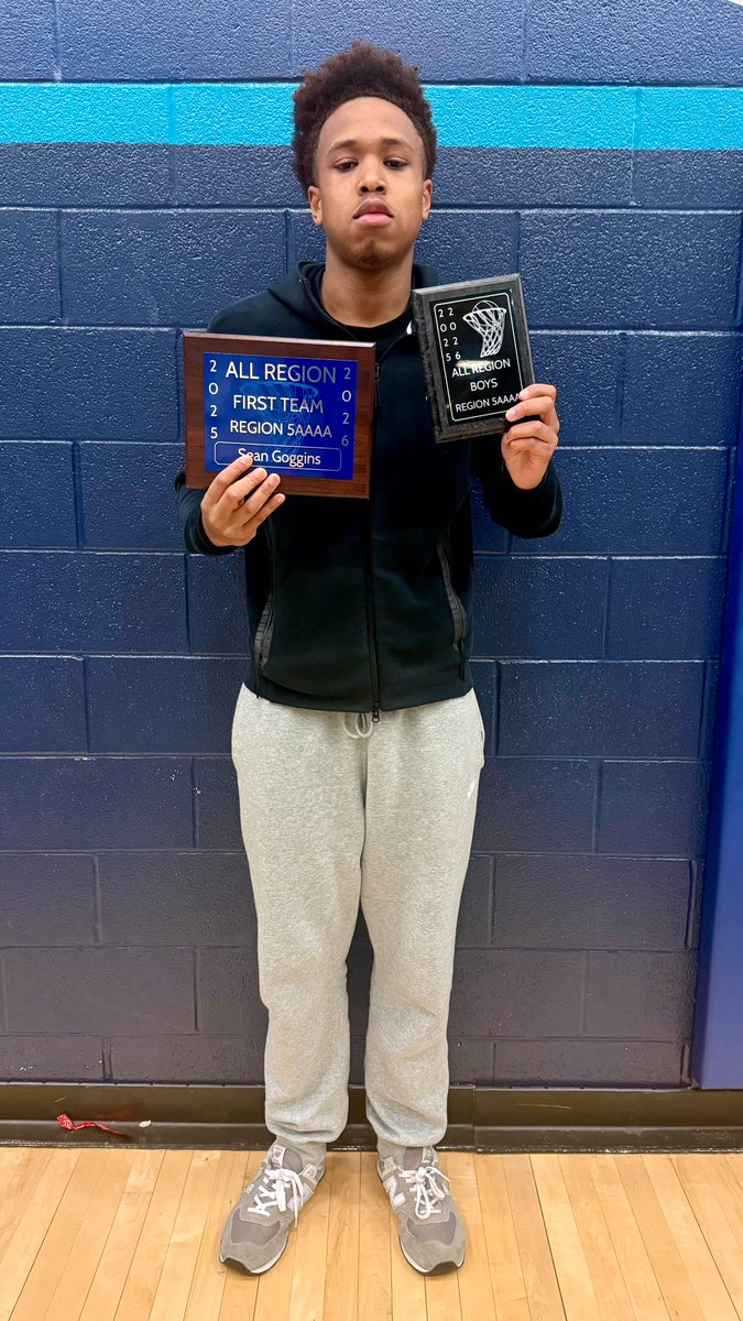 Red Hawks Men’s Basketball tweet media