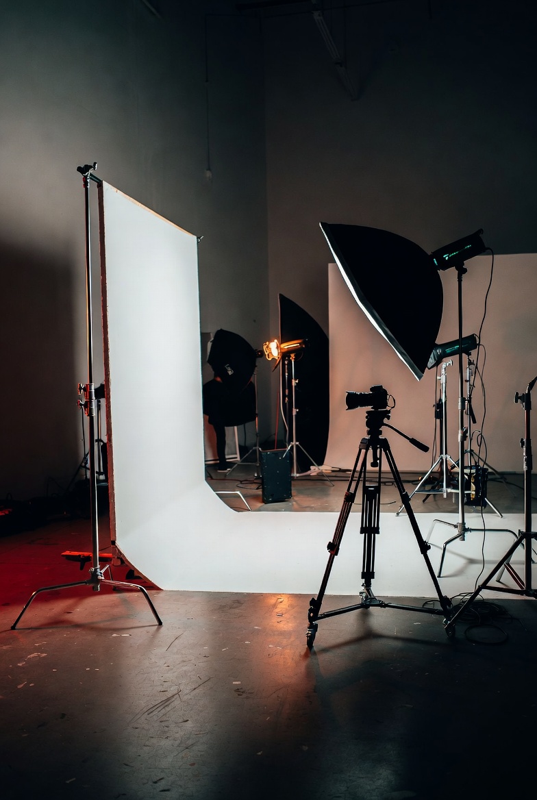 sintonnisonest's tweet photo. Capturamos momentos, creamos contenido y damos vida a tus ideas.
Fotografía y producción audiovisual profesional. https://t.co/PtTB8Dsm5Q